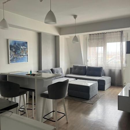 Cozy Apartment In The City Center Skopje Eksteriør billede